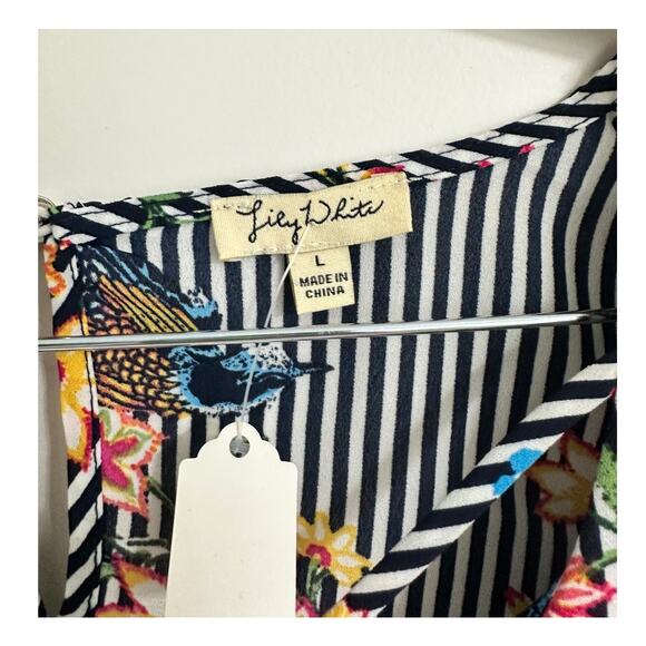 🐦 Lily White Bird Print Blouse – Black & White | Size L | Effortlessly Chic 🐦 - Picture 3 of 3